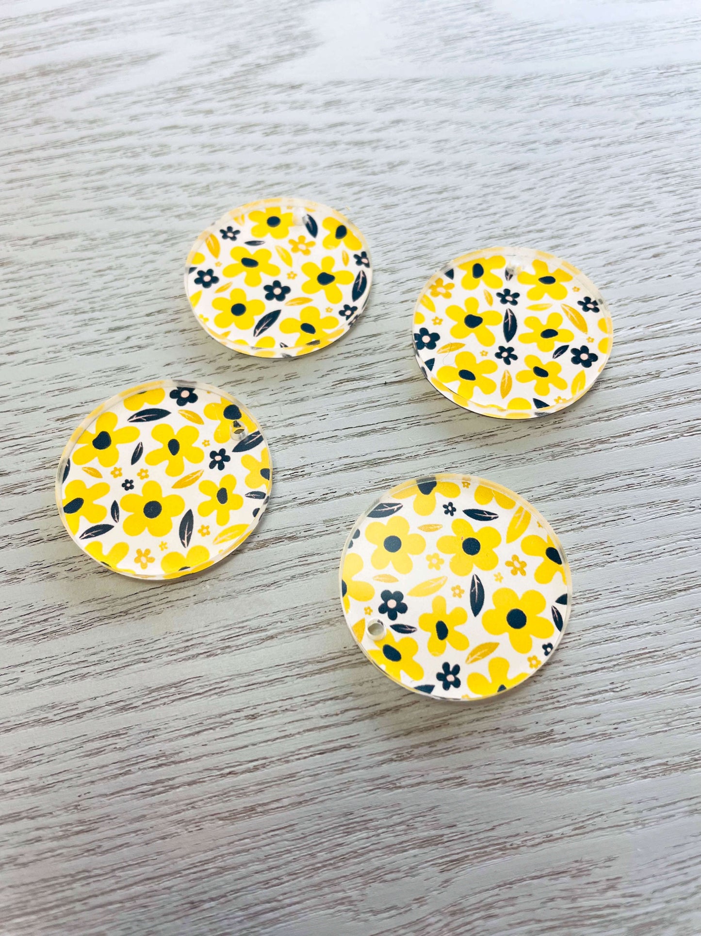 Clear Acrylic - 3cm Circle - Abstract Floral - 19
