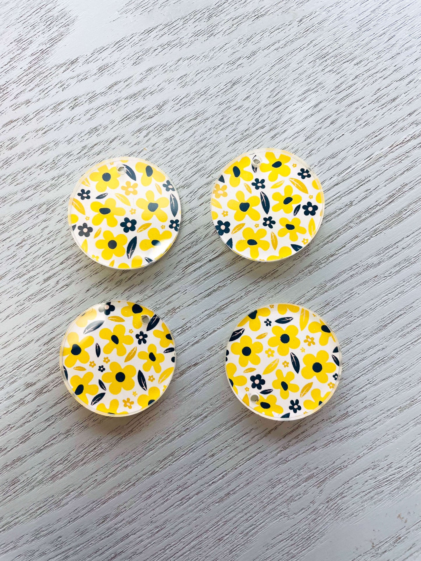 Clear Acrylic - 3cm Circle - Abstract Floral - 19