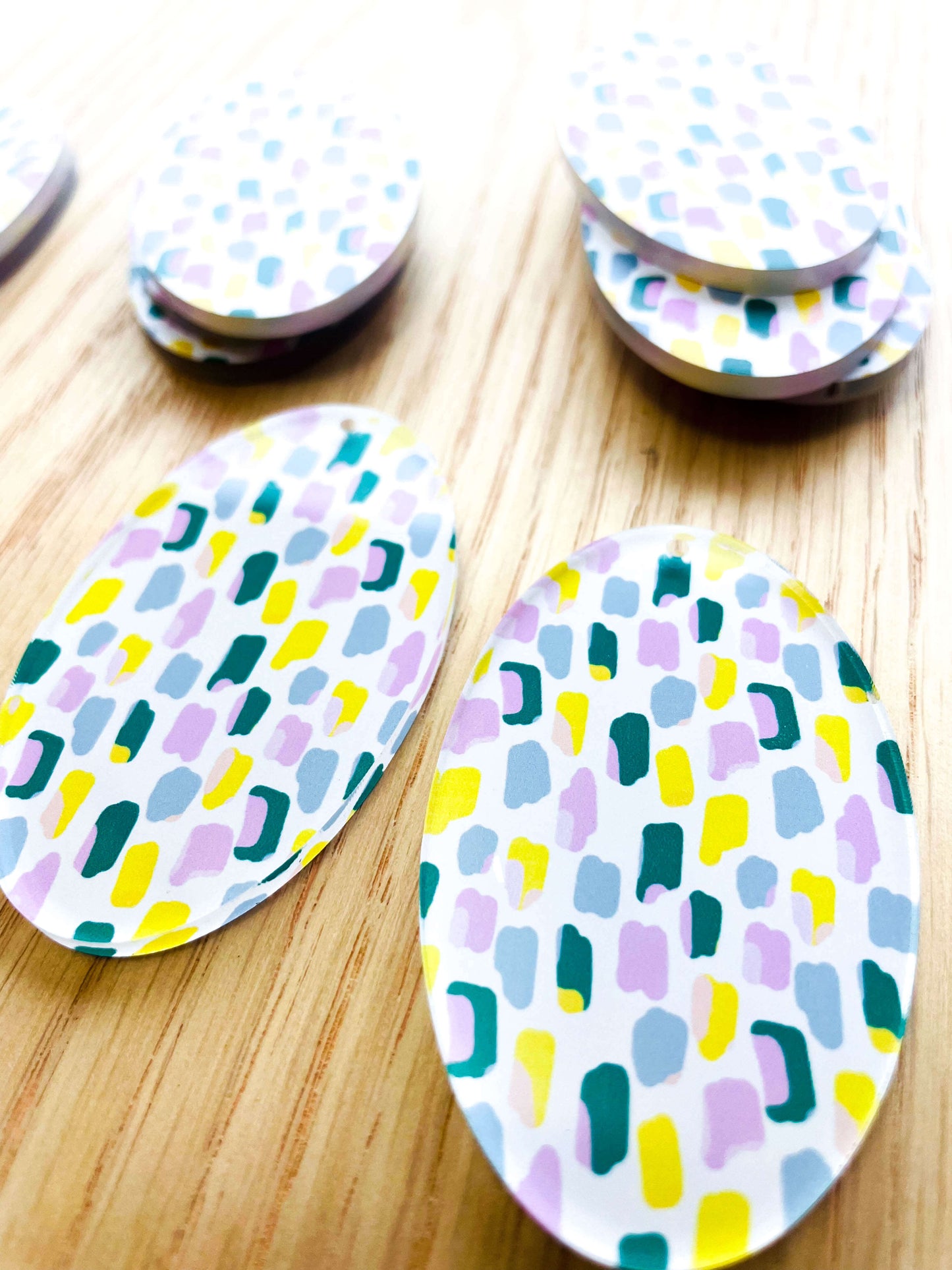 Large Oval - Clear Acrylic - Beach Picnic - 08