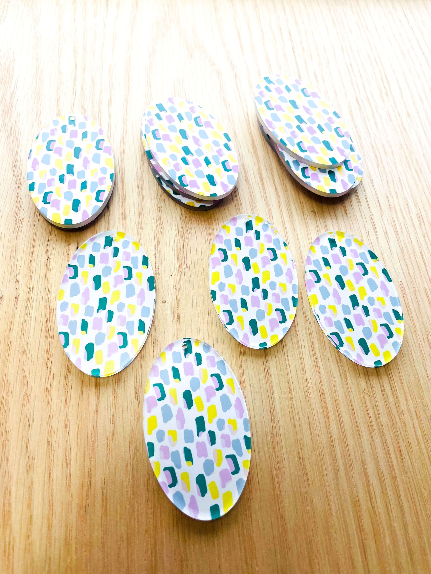 Large Oval - Clear Acrylic - Beach Picnic - 08