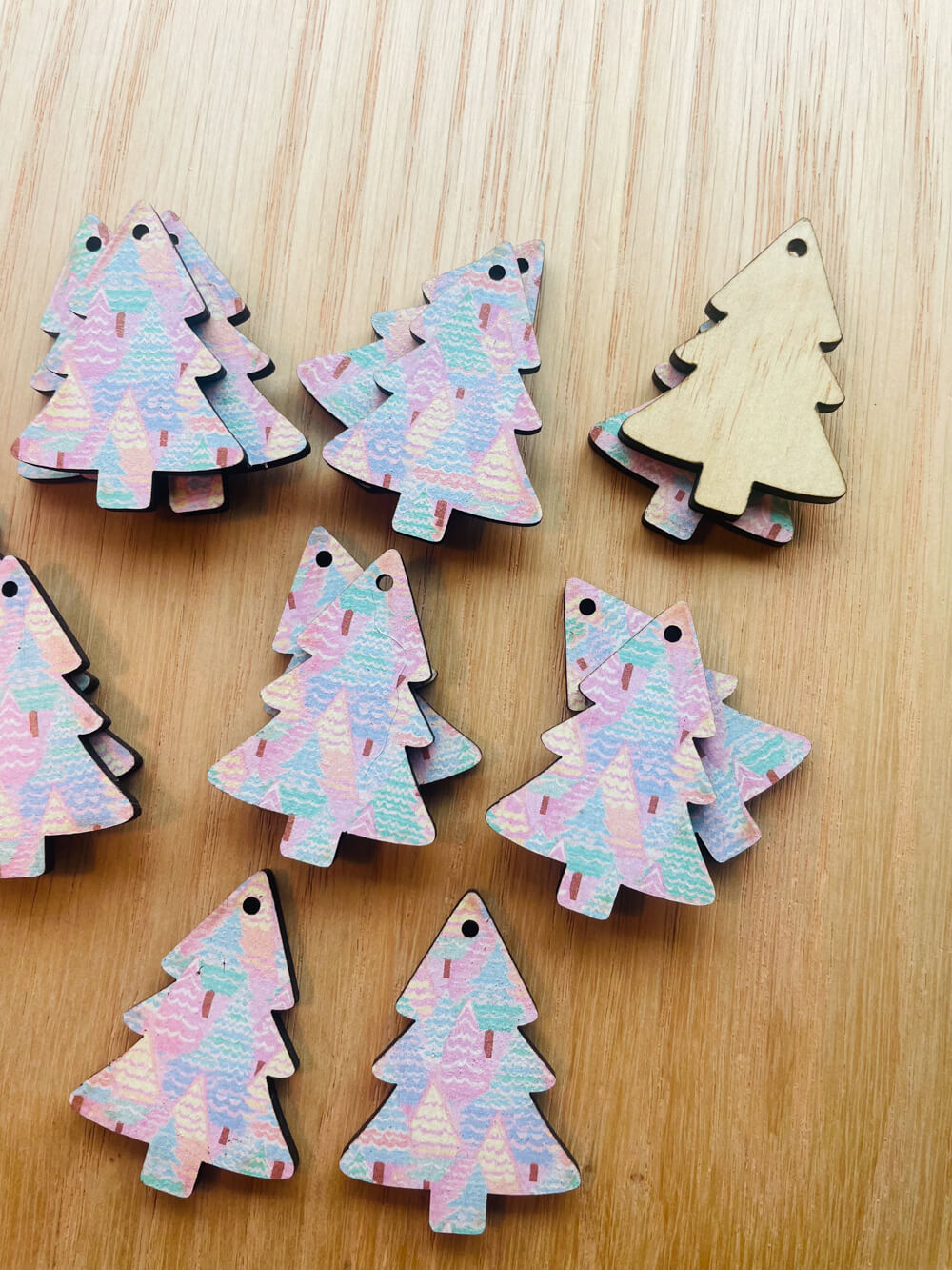Wood - 4cm - Christmas Tree - 1 Hole - Christmas - 118