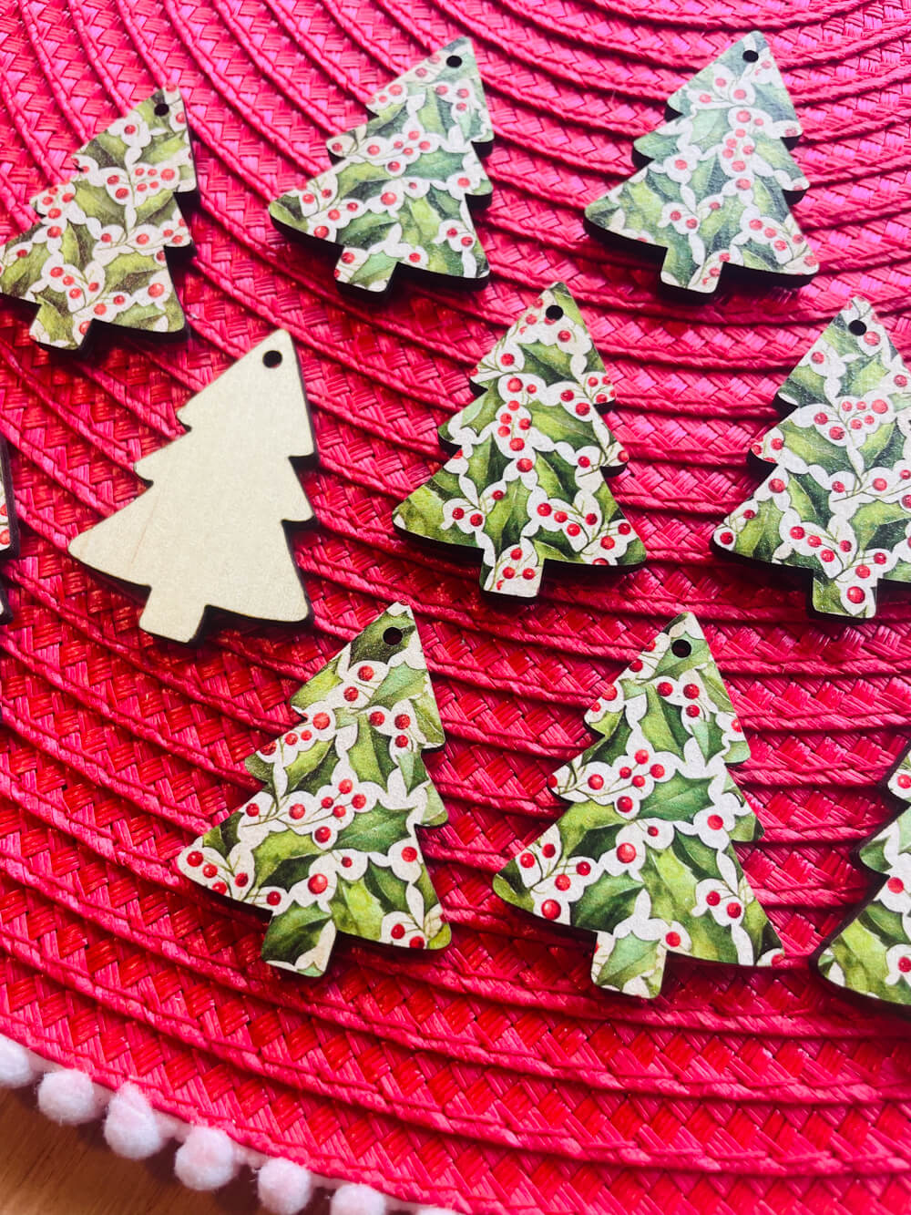 Wood - 4cm - Christmas Tree - 1 Hole - Christmas - 84