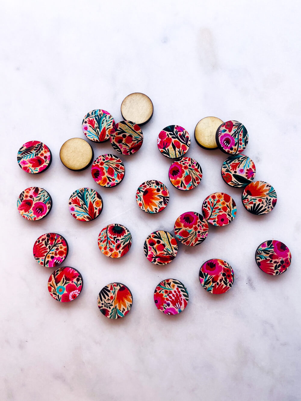 Wood - 15mm Circle- Studs - Bold Floral - 44