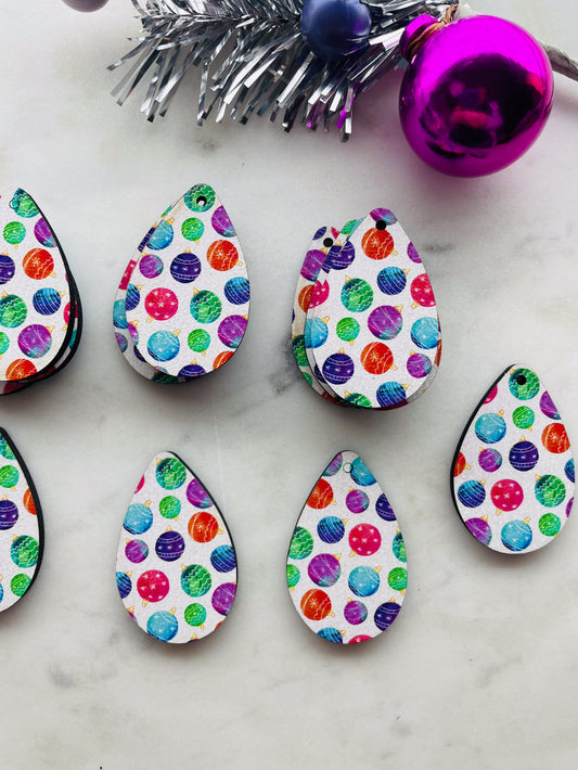 Wood - 4cm - Teardrop 2 - 1 Hole - Christmas - 01