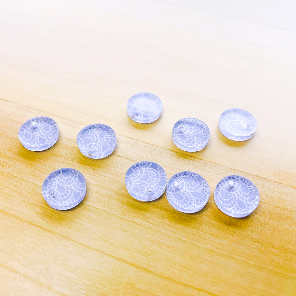 1.5cm Circle - 1 hole - Clear Acrylic - Winter Picnic - 04