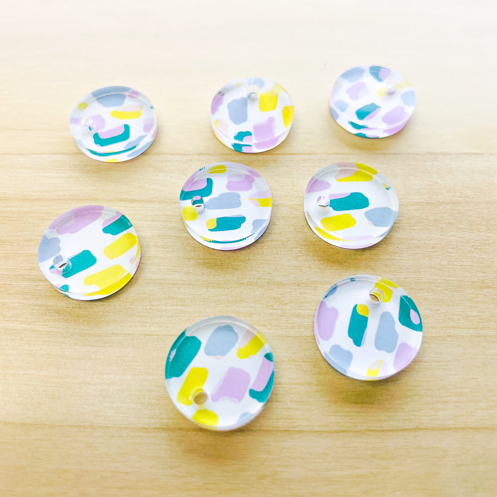 1.5cm Circle - 1 hole - Clear Acrylic - Beach Picnic - 08