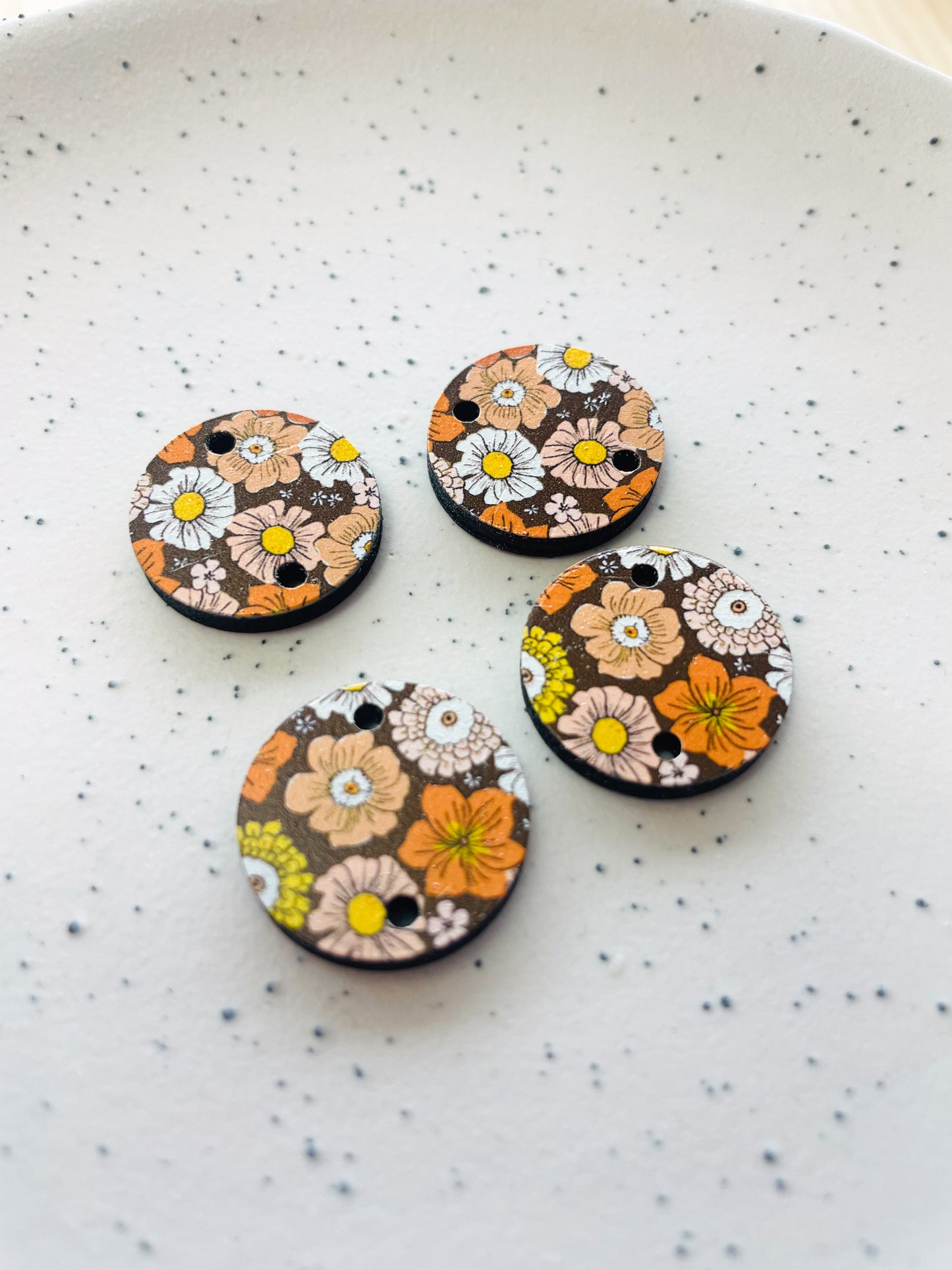 Wood - 20mm Circle - Groovy - 03