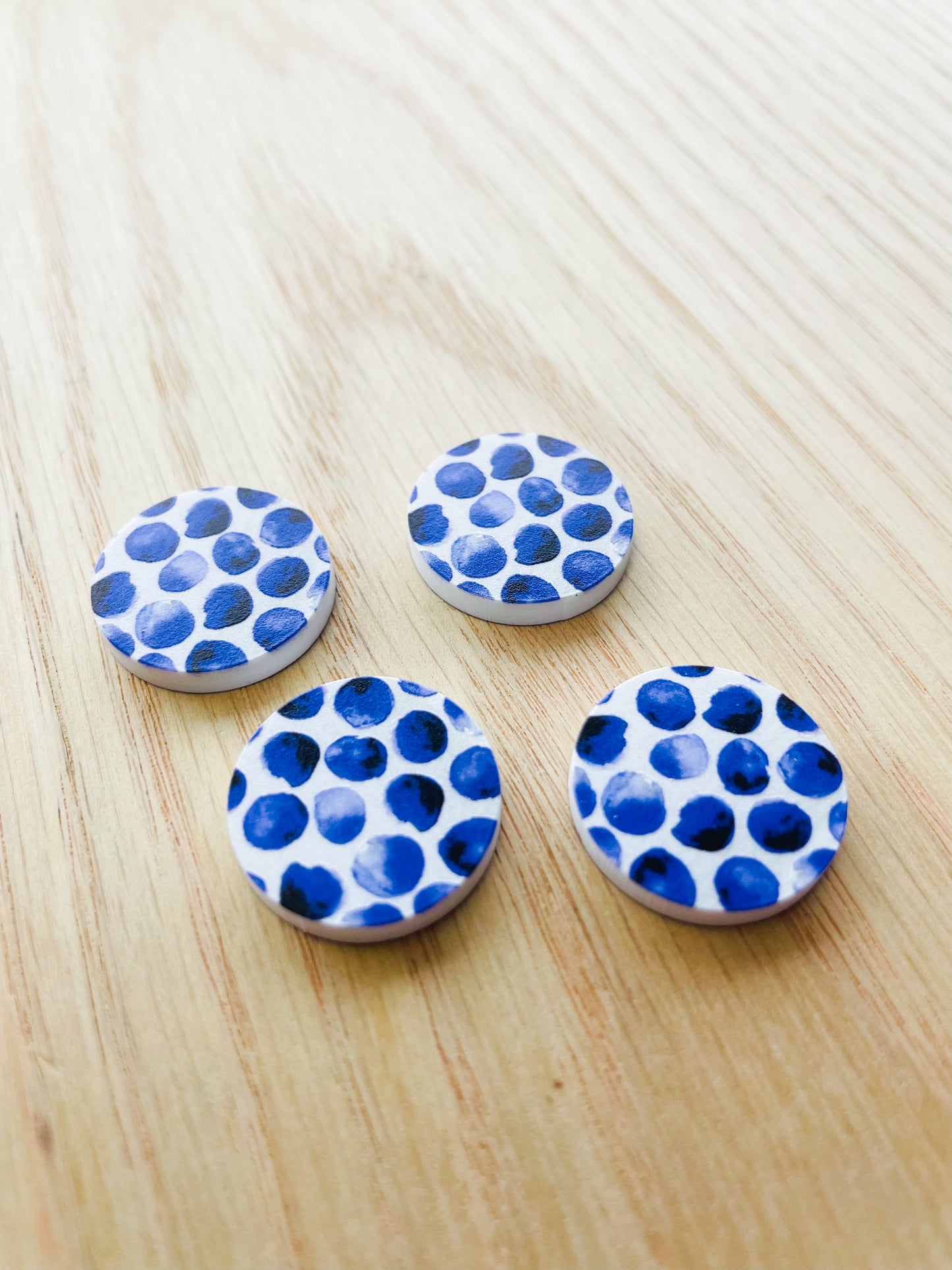 White Acrylic - 20mm Circle - Watercolour - 15