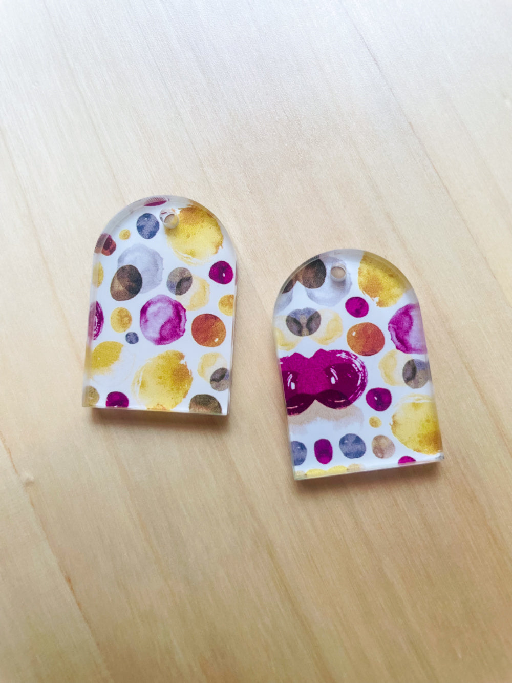 2x3cm - Arch - Clear Acrylic - 1 Hole at Top - Watercolour - 64