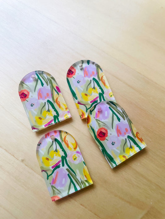 2x3cm - Arch -  Clear Acrylic - 1 Hole at Top -  Floral garden - 52