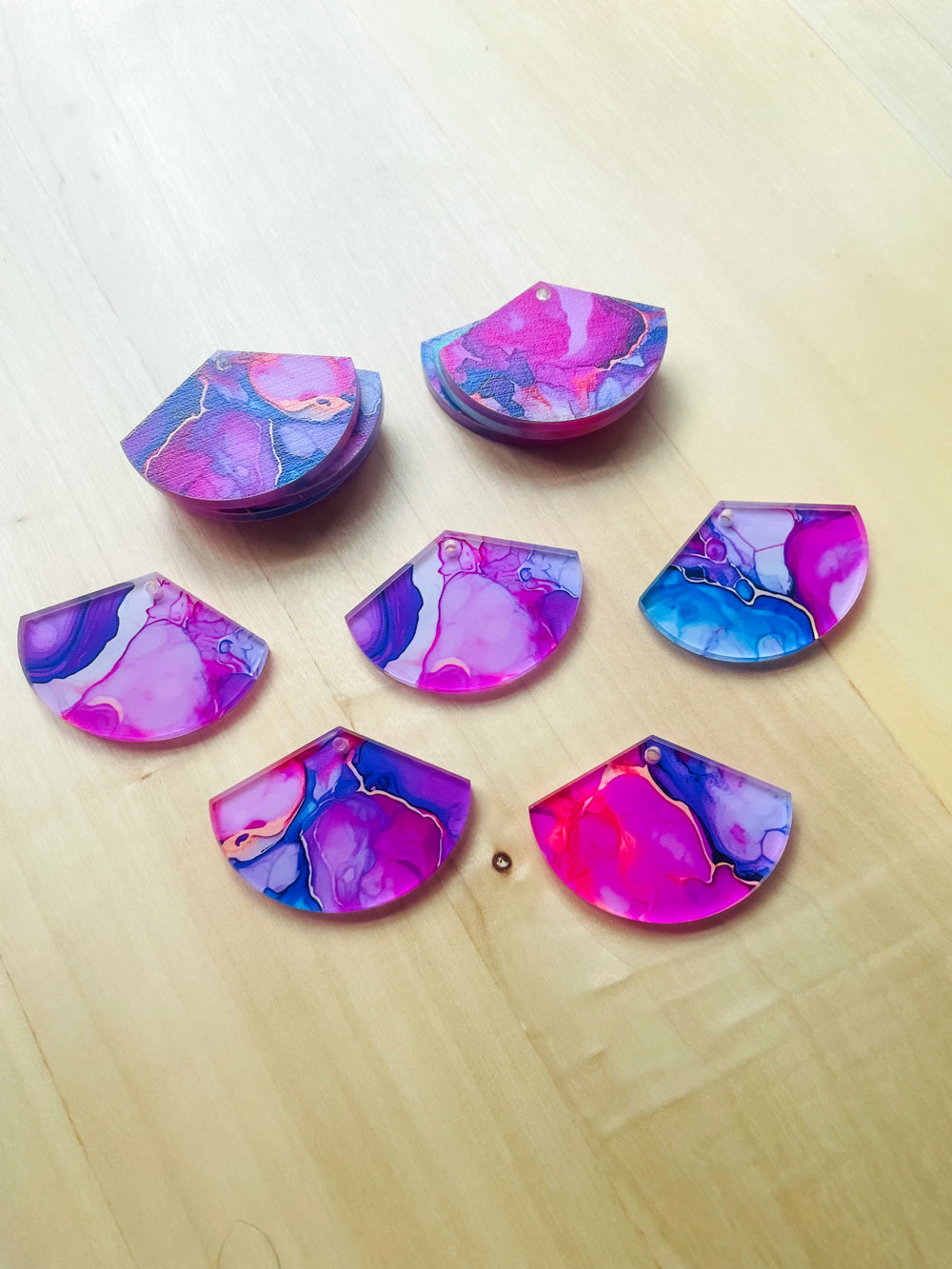 4x2.8cm - Fan - Clear Acrylic - Alcohol Ink - 12