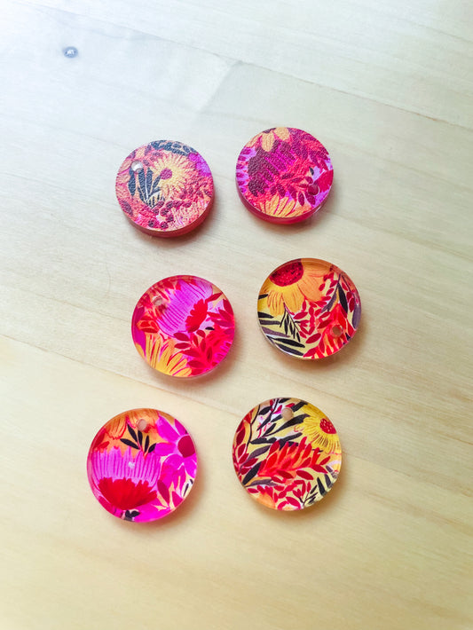 Clear Acrylic - 2cm Circle - 1 Hole - Bold Floral - 70
