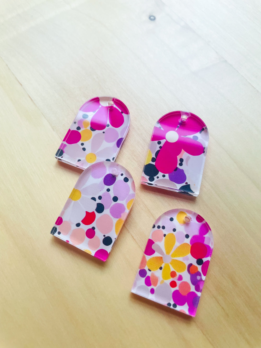 2x3cm - Arch - Clear Acrylic - 1 Hole at Top - Summer 27