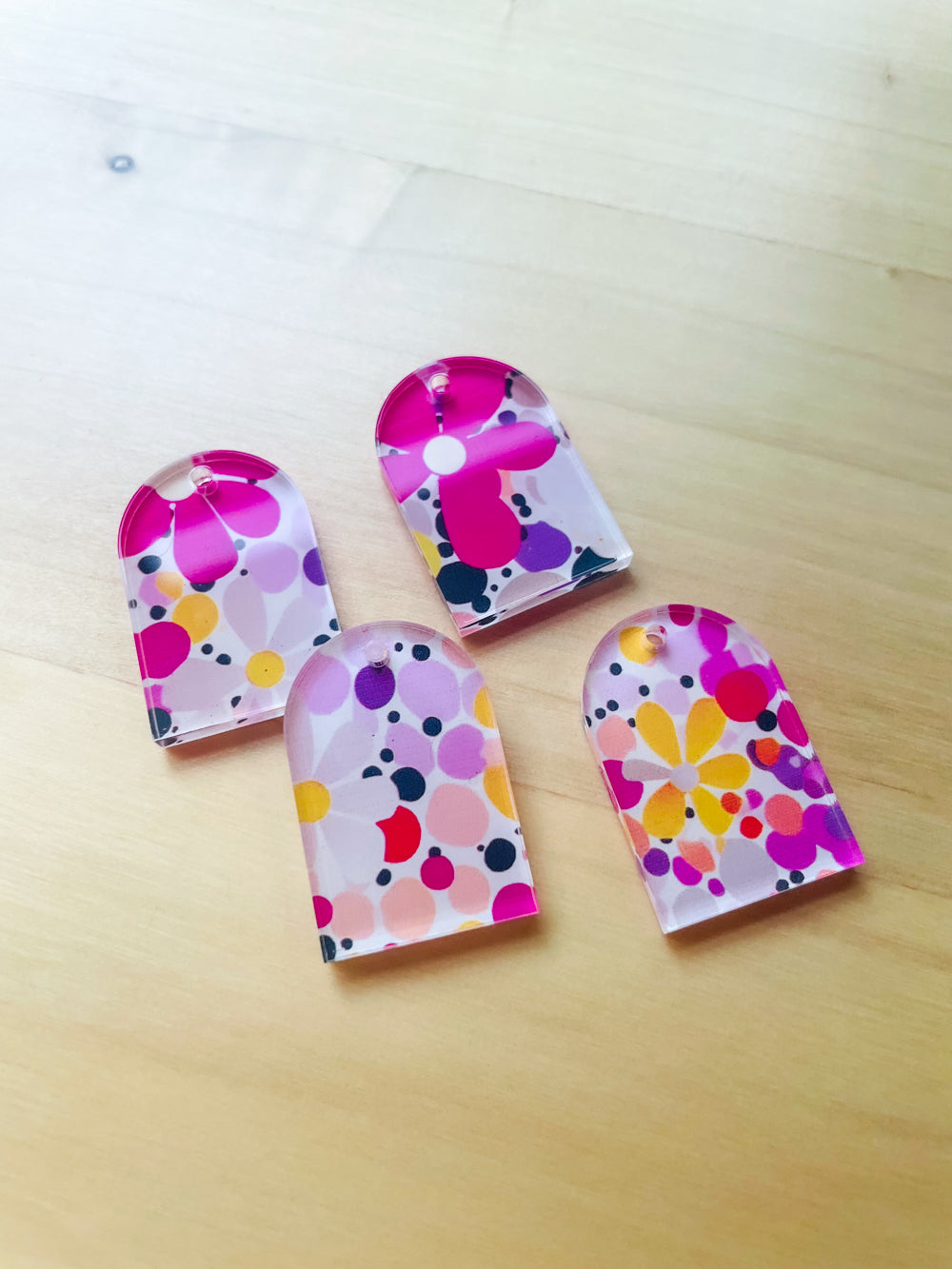 2x3cm - Arch - Clear Acrylic - 1 Hole at Top - Summer 27