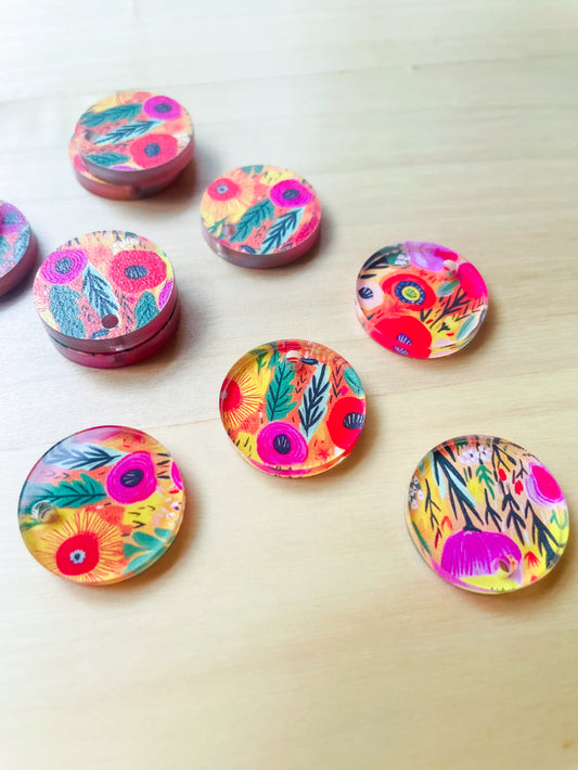 2cm Circle - Clear Acrylic - 1 Hole - Bold Floral - 74