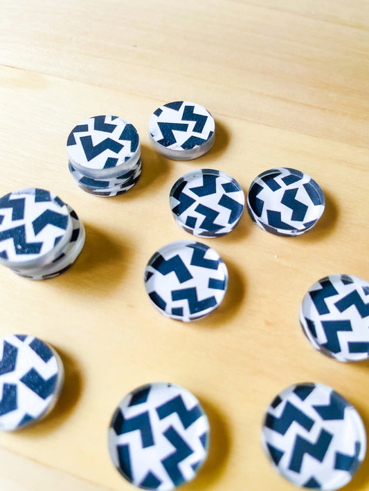 1.5cm Circle - Studs- Clear Acrylic - Black and White - 10