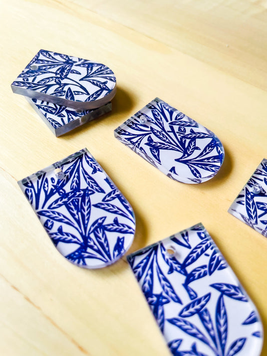 Clear Acrylic - 2x3cm - Arch - 1 Hole at Bottom-  Winter Picnic - 13