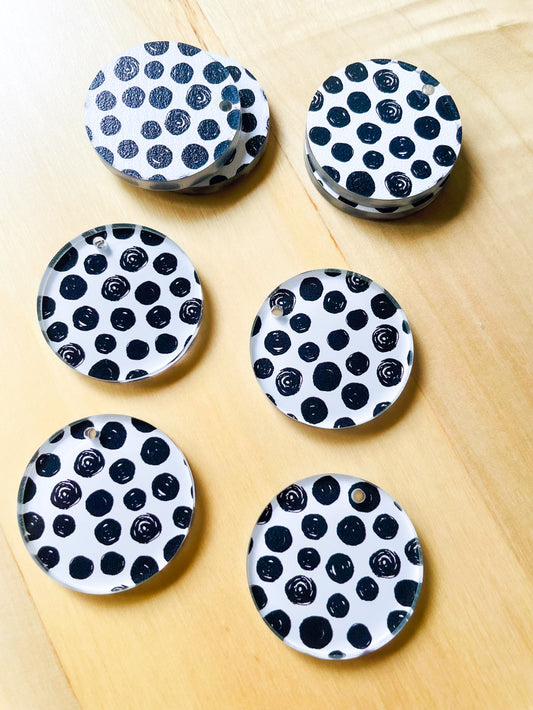 3cm Circle -  Clear Acrylic - 1 Hole -  Black and White - 24