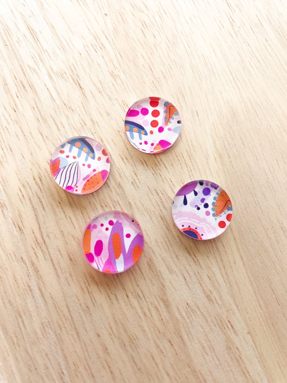 1.5cm Circle - Studs- Clear Acrylic - Bold Floral - 19