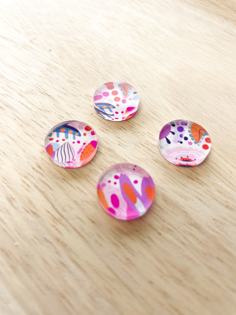 1.5cm Circle - Studs- Clear Acrylic - Bold Floral - 19