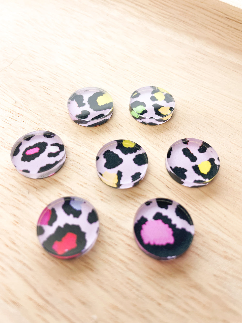 1.5cm Circle - Studs- Clear Acrylic - Leopard - 20
