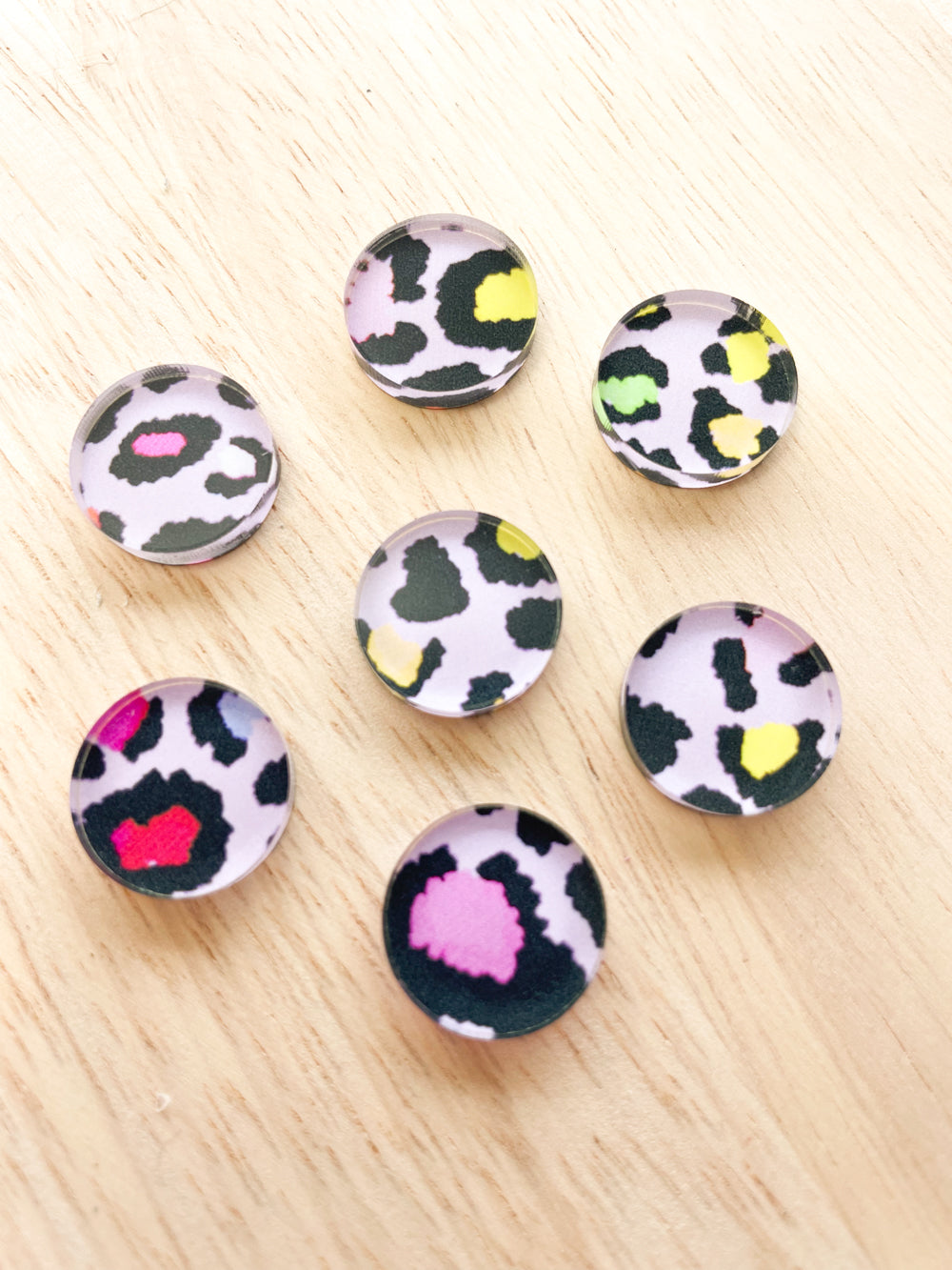 1.5cm Circle - Studs- Clear Acrylic - Leopard - 20