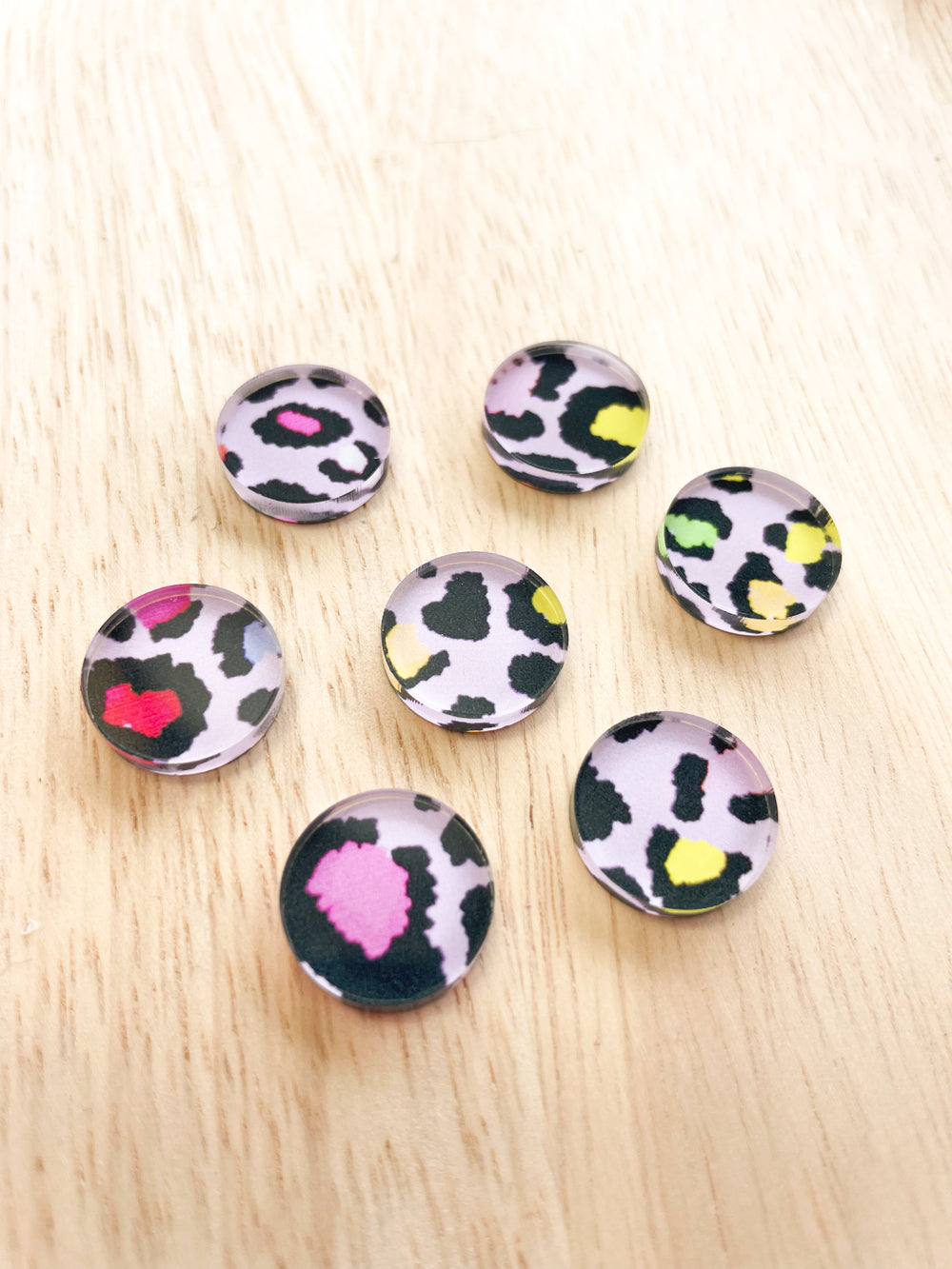 1.5cm Circle - Studs- Clear Acrylic - Leopard - 20
