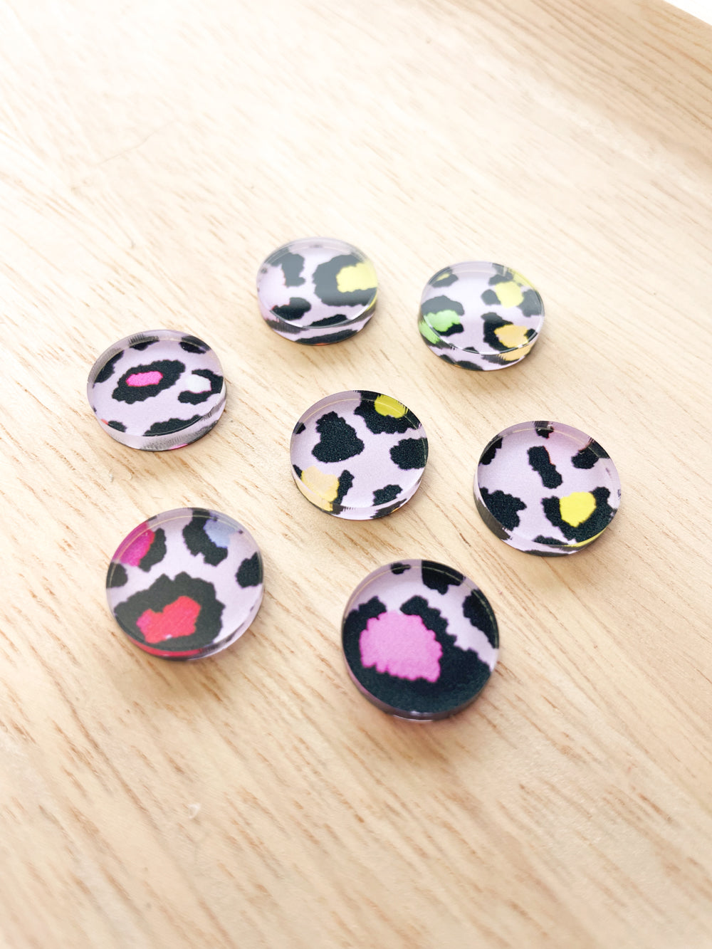 1.5cm Circle - Studs- Clear Acrylic - Leopard - 20