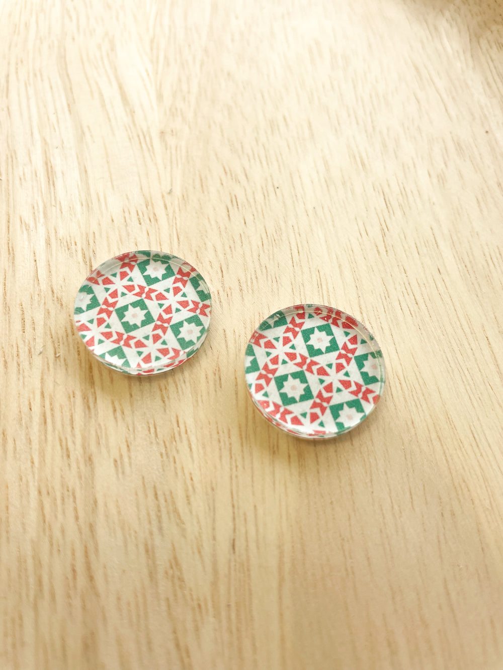 2cm Circle - Clear Acrylic - Studs - Christmas - 104