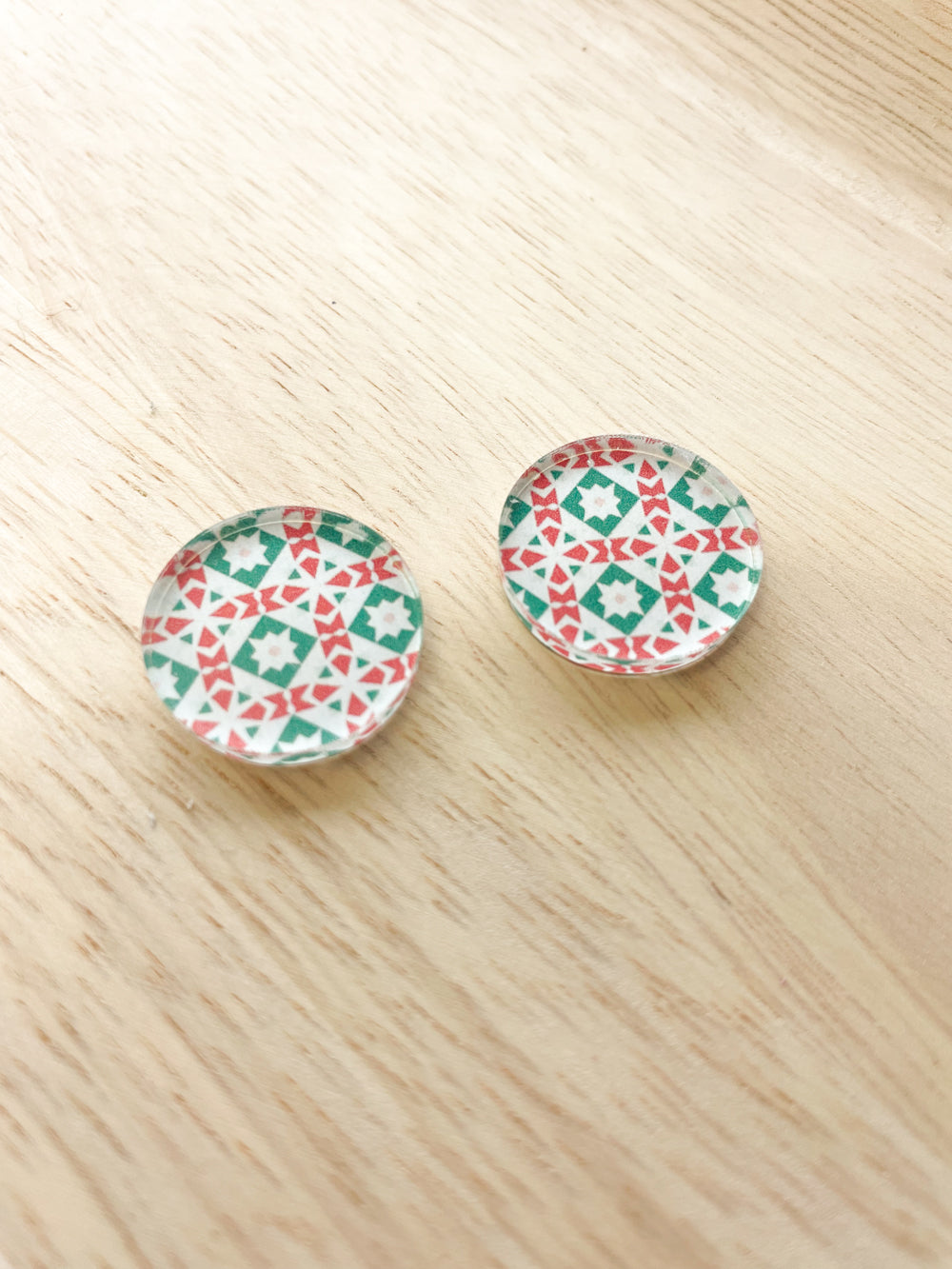 2cm Circle - Clear Acrylic - Studs - Christmas - 104