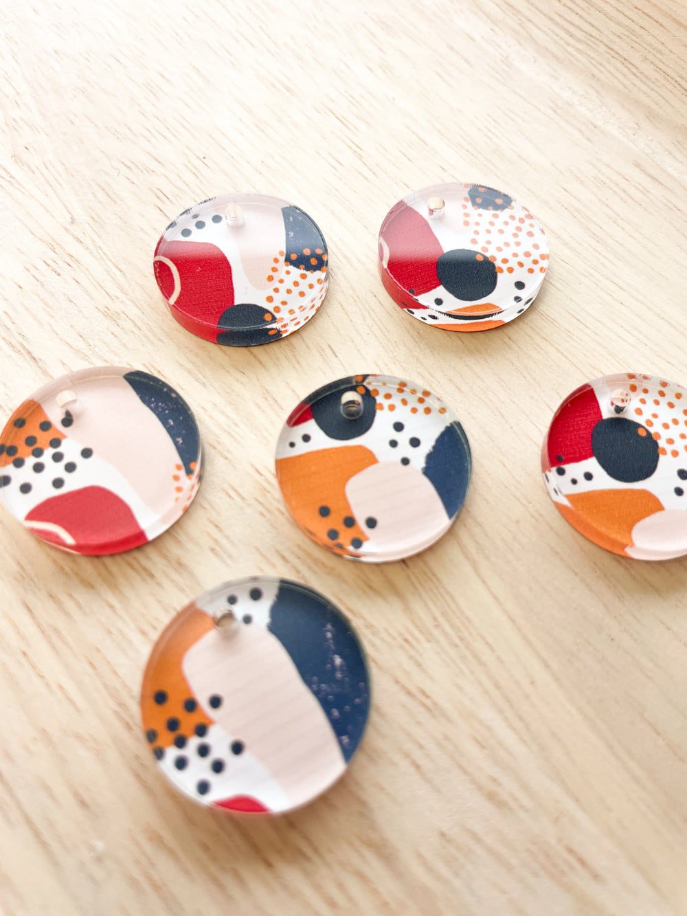 2cm Circle - Clear Acrylic - 1 Hole - Abstract Art - 47