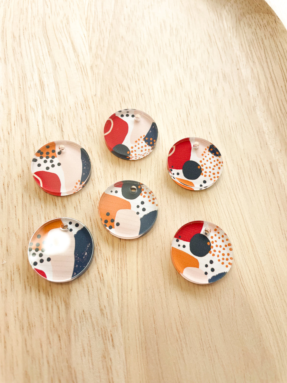 2cm Circle - Clear Acrylic - 1 Hole - Abstract Art - 47
