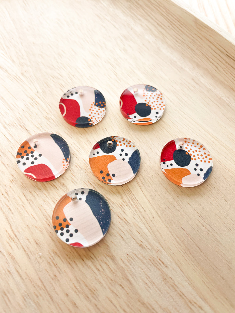 2cm Circle - Clear Acrylic - 1 Hole - Abstract Art - 47