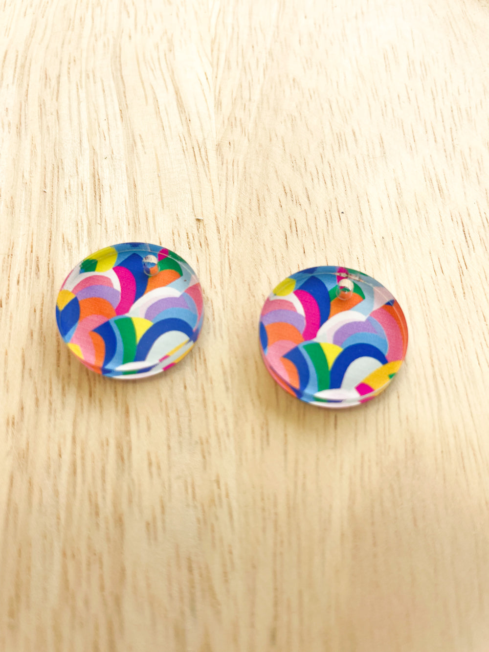 2cm Circle - Clear Acrylic - 1 Hole - Abstract Art - 57