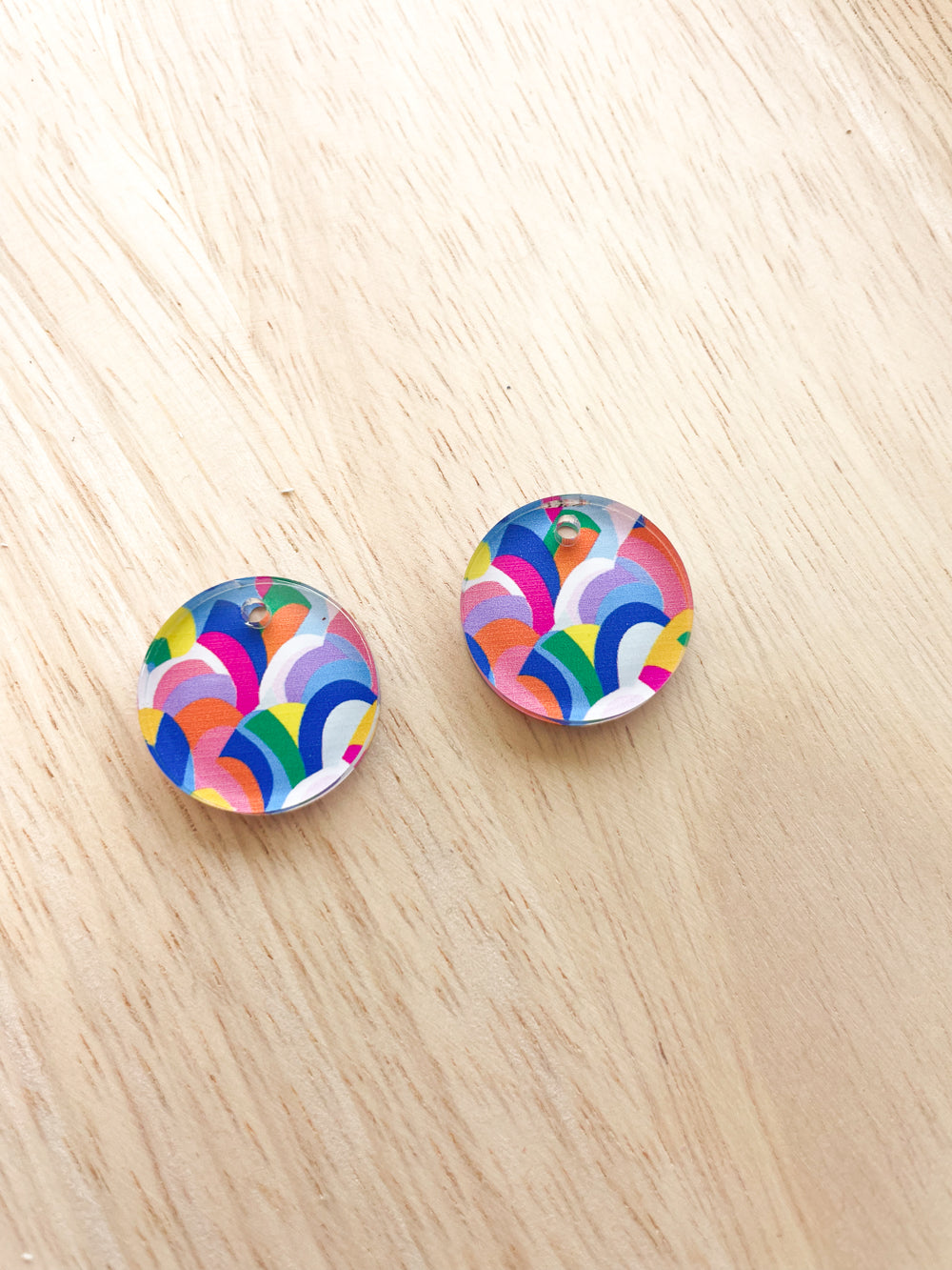 2cm Circle - Clear Acrylic - 1 Hole - Abstract Art - 57