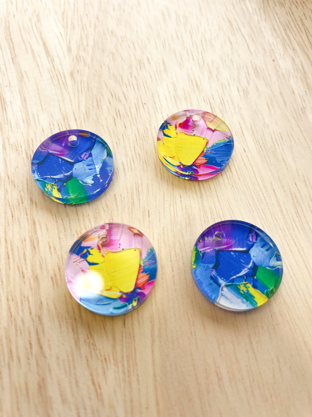 2cm Circle - Clear Acrylic - 1 Hole - Paint - 15