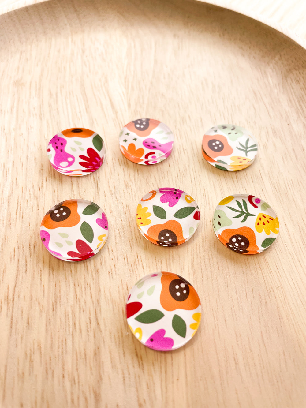 2cm Circle - Clear Acrylic - Studs - Abstract Floral - 65
