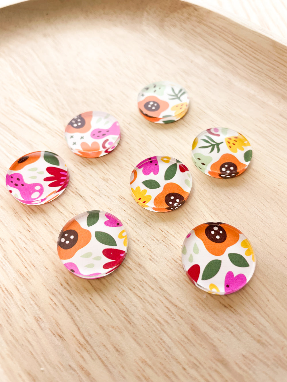 2cm Circle - Clear Acrylic - Studs - Abstract Floral - 65