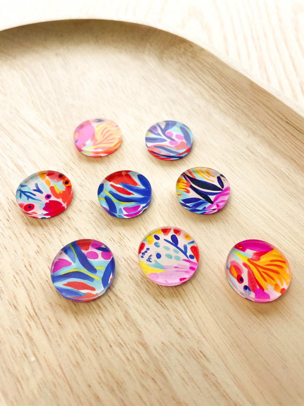 2cm Circle - Clear Acrylic - Studs - Bold Floral - 53