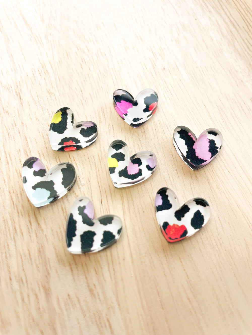 1.5cm Heart 2 - Studs- Clear Acrylic - Leopard - 18