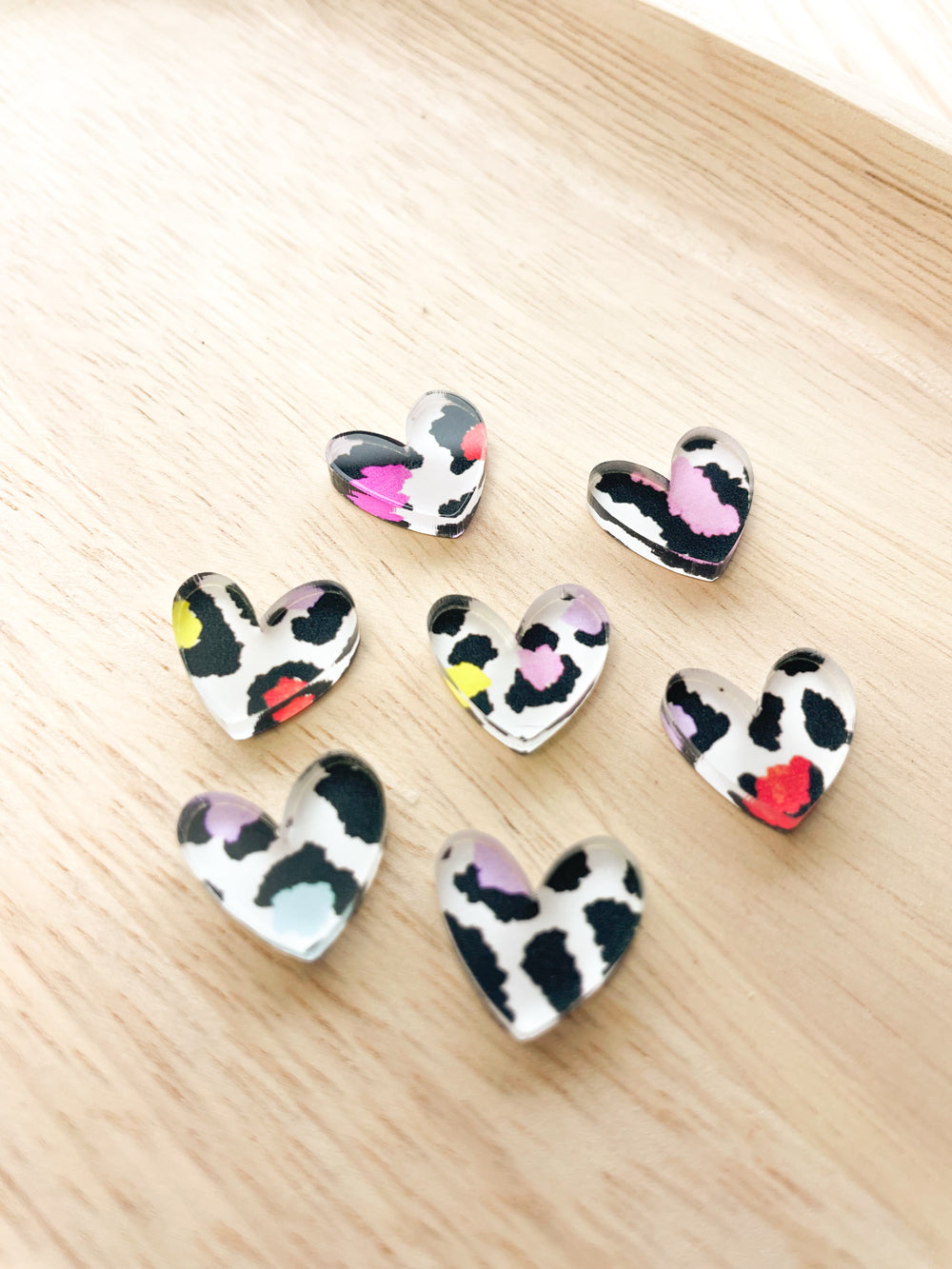 1.5cm Heart 2 - Studs- Clear Acrylic - Leopard - 18