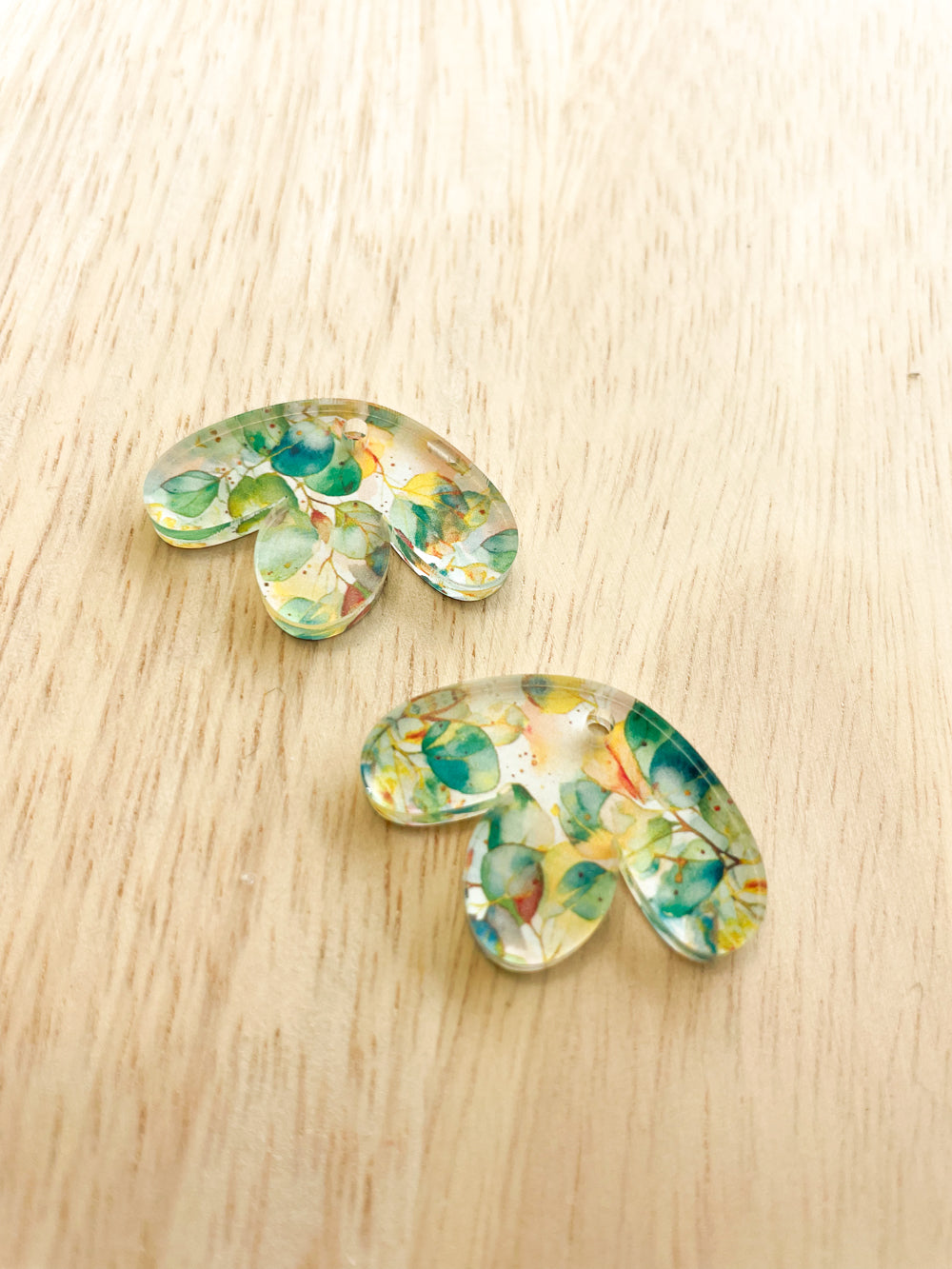 Half Flower - 3 x 2.1cm - Clear Acrylic - 1 Hole - Australian Native - 19