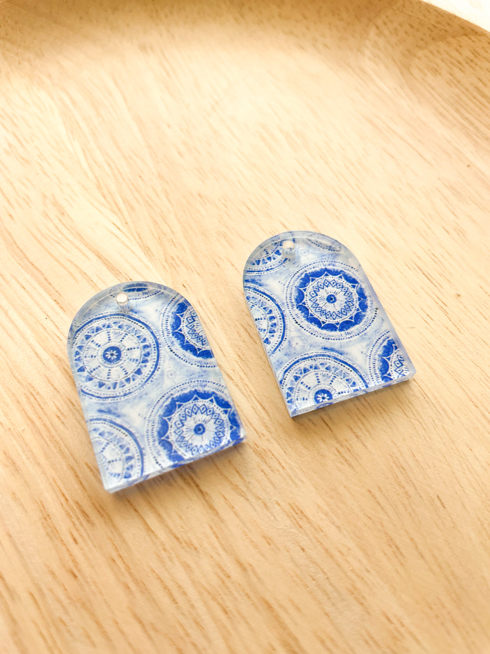 2x3cm - Arch - Clear Acrylic - 1 Hole at Top - Shibori - 03