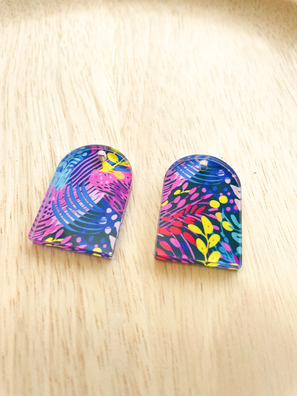 2x3cm - Arch - Clear Acrylic - 1 Hole at Top - Summer - 21
