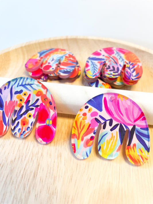 Boho Shape -  4x3.6cm - Clear Acrylic - 1 Hole - Bold Floral - 53