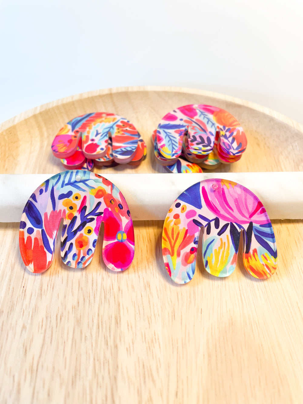 Boho Shape - 4x3.6cm - Clear Acrylic - 1 Hole - Bold Floral - 53