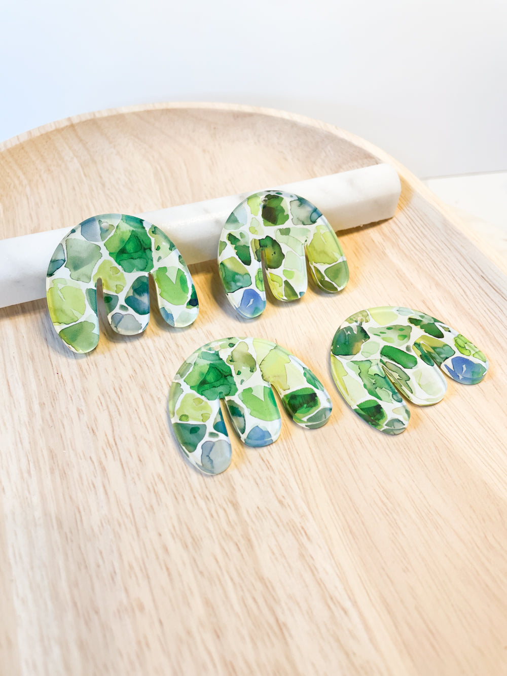 Boho Shape - 4x3.6cm - Clear Acrylic - 1 Hole - Terrazzo - 52