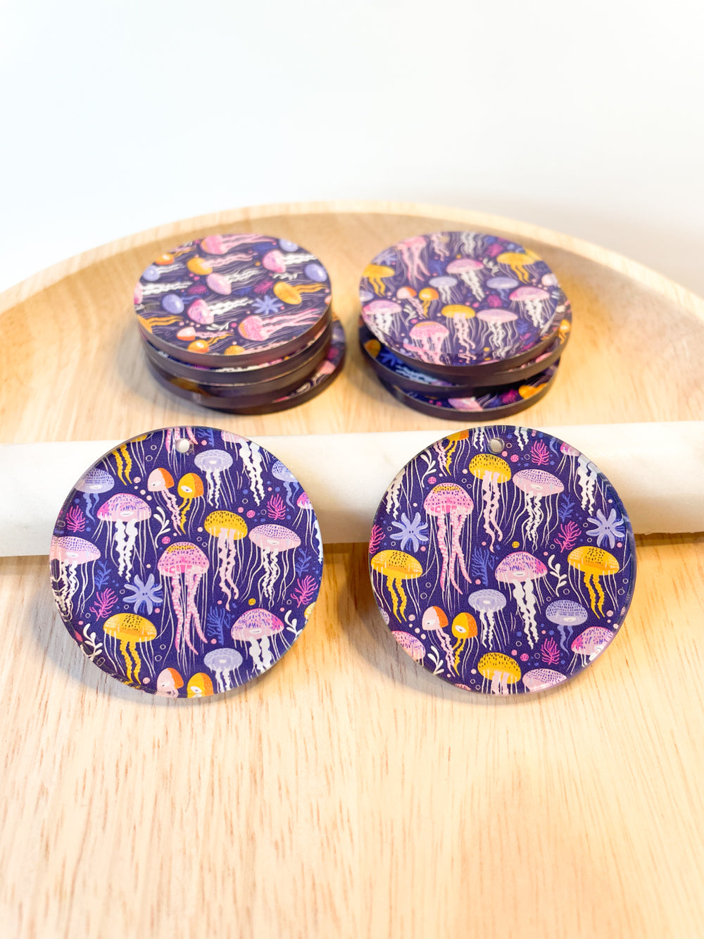 4cm Circle - Clear Acrylic - 1 Hole - Tropical - 104