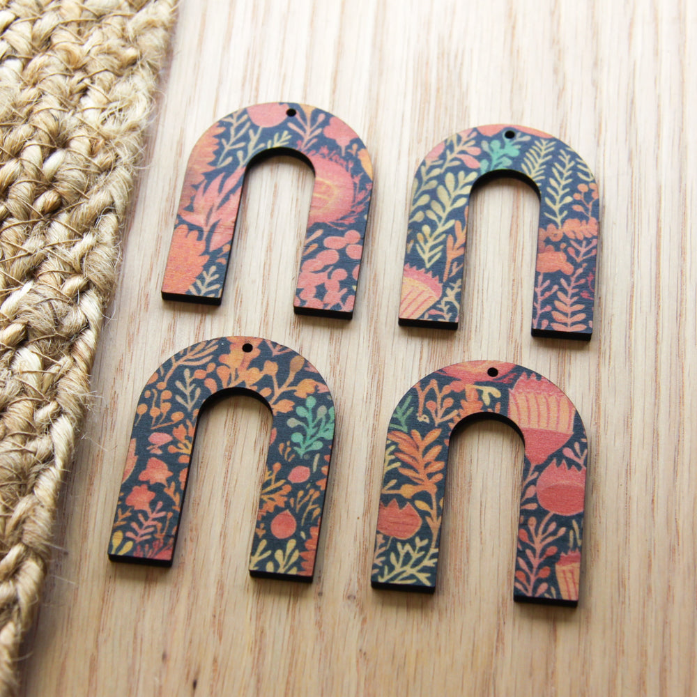 Horseshoe Shape - Natural Look Print in Australiana - 119