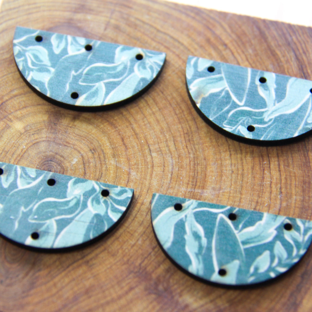 4cm Semi Circle - 4 Hole - Natural Look Print in Australiana - 80